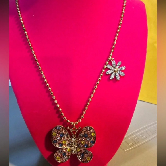 BETSEY JOHNSON Multicolor All-Over Crystal-Studded Butterfly Charm Necklace NWT - Picture 1 of 5